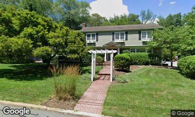 15 EILEEN DRIVE