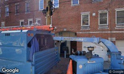 322 QUEEN ST
